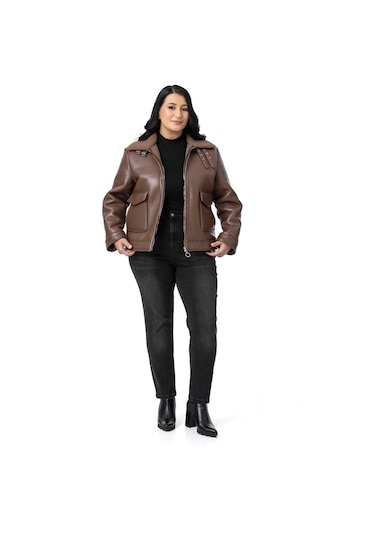 Büyük Beden İçi Kürklü Fermuarlı Yakası Toka Detaylı Kahverengi Deri Mont Kahverengi