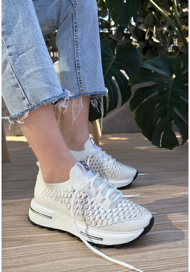 Cilla Beyaz Triko Boncuk İşlemeli Spor Ayakkabı Beyaz