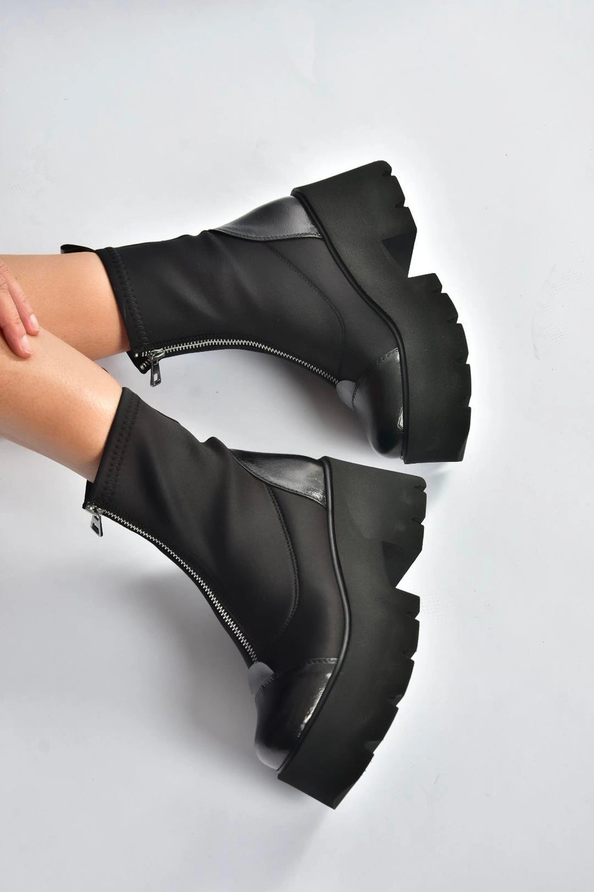 V820008604 Siyah Kumaş Kalın Tabanlı Fermuarlı Kadın Bot Siyah-Kumaş