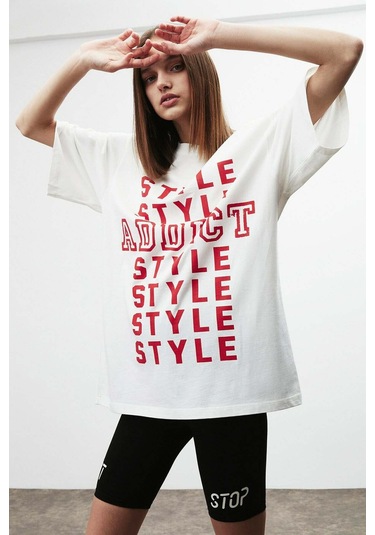 Maybe Kadın Yazı Kalıp Baskılı Oversize Fit %100 Organik Pamuklu Bisiklet Yaka Beyaz T-shirt