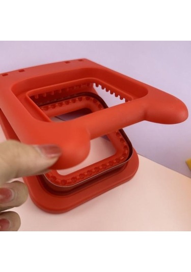 Kırmızı Ekmek Kesici Verimli Paslanmaz Çelik Sandviç Kesici Kullanımı Kolay Çıkarılabilir Bıçak Gıda Sınıfı Ev Sandviç Makinesi