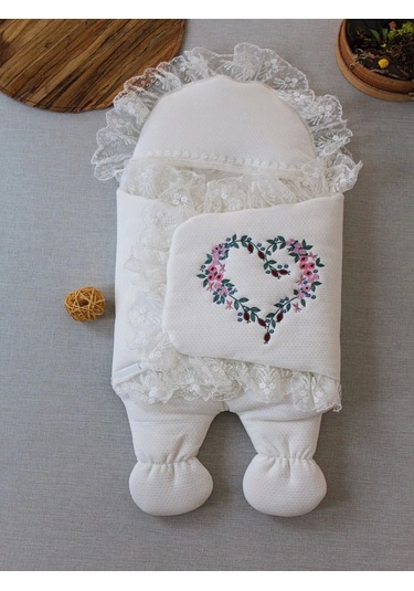 Yenidoğan Kapitone Anadolunun Kalbi Nakışlı Ayaklı Kız Erkek Bebek Battaniyesi Ekru