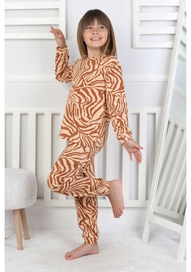 Kaplan Desenli Kız Çocuk Pijama Takımı Kahverengi