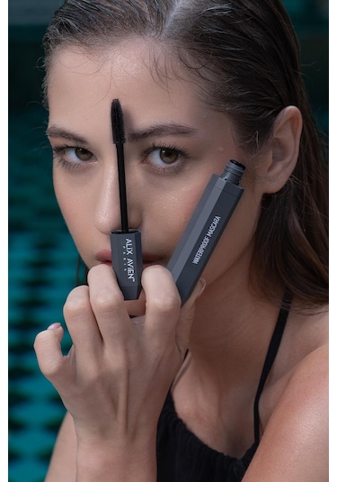 Alix Avien Suya Dayanaklı Yoğun Pigmentasyonlu Hacim Veren Doğal Kıvrımlı Siyah Maskara Waterproof Mascara