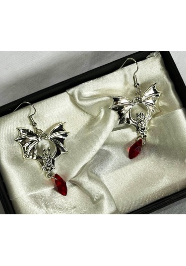 Dükkan Design Kırmızı Taşlı Gotik Yarasa Küpe Açık Gri