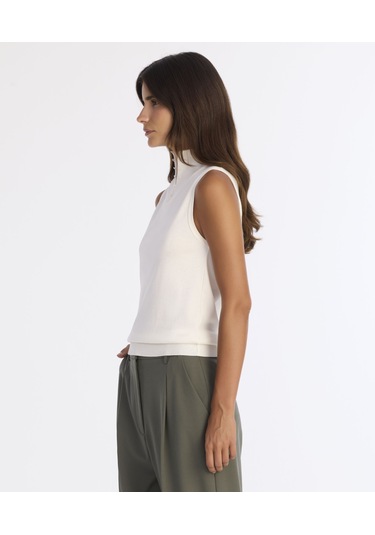 Yargıcı Regular Yarım Balıkçı Yaka Kolsuz Kol Kazak 25kktr2003x 002 Beyaz