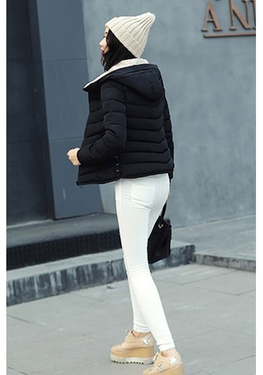 Kışlık Kapüşonlu Kısa Kadın Şişme Mont Siyah