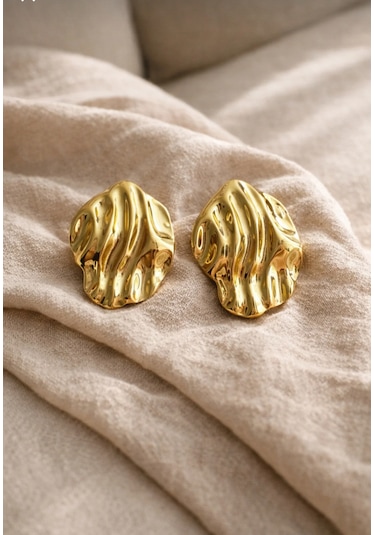 Kabartma Figürlü Gold Renk Küpe Altın