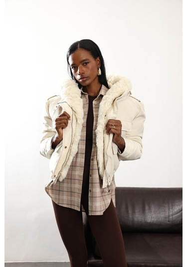 Ekru Kapüşonu Kürklü Mont D99613 Ekru