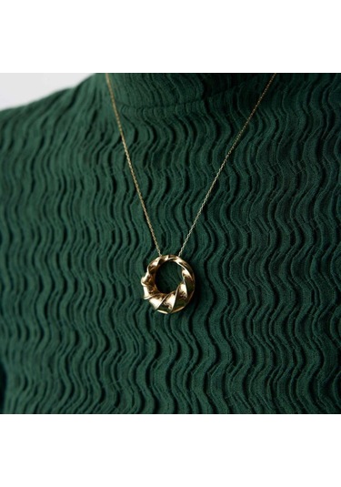 By Golden House Dome Burgu Kolye