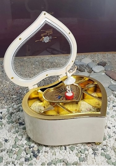 Kenpazar Kalp Şeklinde Balerin Müzik Kutusu