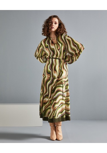 Renkli Desenli Kadın Elbise - Beli Şerit Detaylı - Uzun Kollu - Modern Ve Şık Tasarım - Günlük Ve Özel Gün İçin Elbise Yeşil