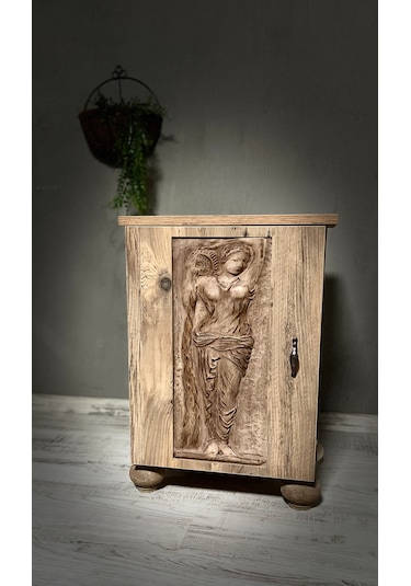 Roma Nın Sessiz Kızı Ahşap Oyma Komodin