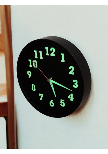Fosforlu Gece Görünen Parlayan Siyah Duvar Saati Çap 22 Cm Camsız Siyah