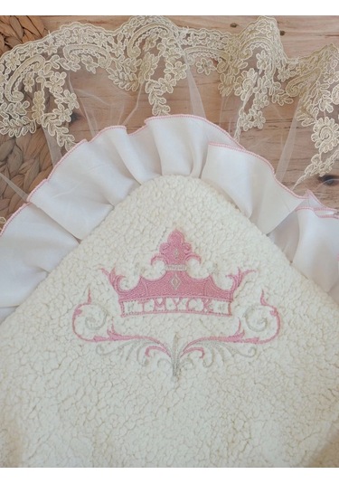 Yenidoğan Wool Yün Kumaş Taç Nakışlı Güpür Duvaklı Fiyonk Prizma Taş Unisex Kundak Bebek Battaniyesi Pembe Çok Renkli