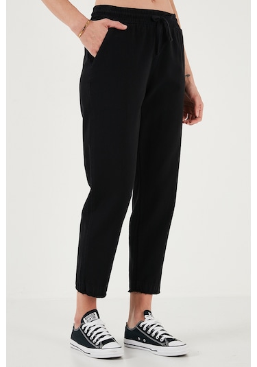 Lela Pamuklu Normal Bel Regular Fit Düz Paça Bayan Pantolon 668Yp42282S4 Siyah