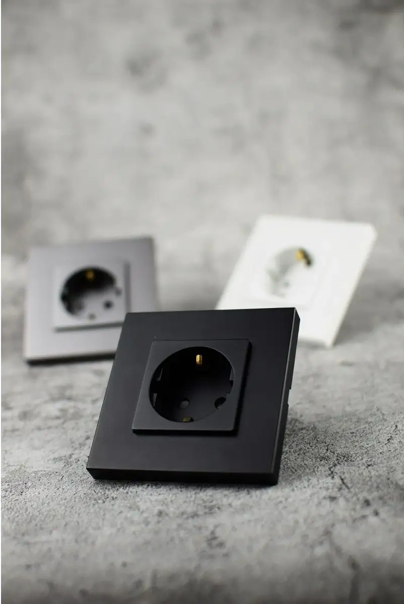 Vo'stabl Topraklamalı Siyah Tekli Plastik Priz 145886481 101