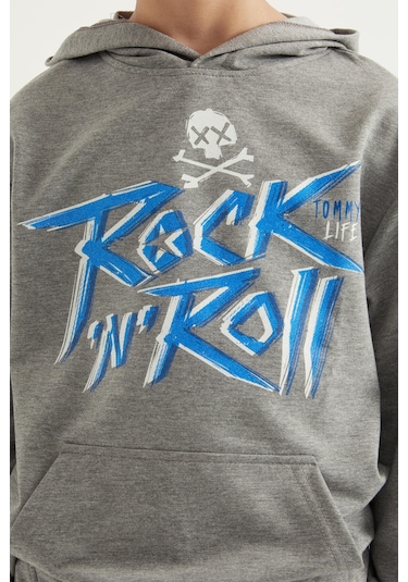 Tommy Life Gri Melanj Yazı Baskılı Kanguru Cepli Kapüşonlu Standart Kalıp Erkek Çocuk Sweatshirt - 11002 Gri Melanj Tommy Life Gri Melanj Yazı Baskılı Kanguru Cepli Kapüşonlu Standart Kalıp Erkek Çocuk Sweatshirt - 11002 Gri Melanj