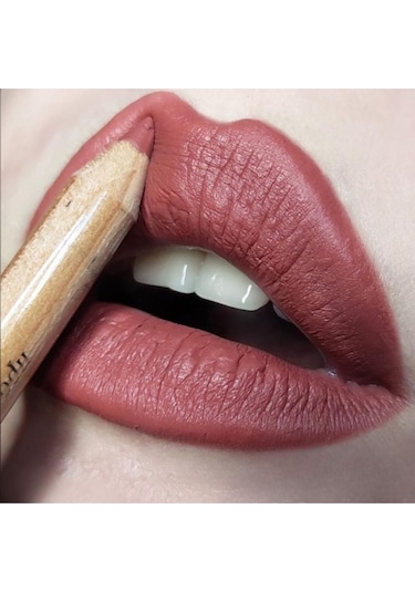 Miss Tais Dudak Kalemi 782