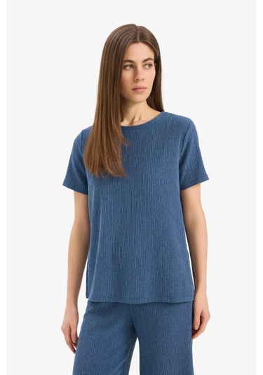 DeFacto Regular Fit 2'li Bürümcük Takım Kısa Kollu Tişört Esnek Belli Kapri Alt F1475AX25SPIN103 DeFacto Regular Fit 2'li Bürümcük Takım Kısa Kollu Tişört Esnek Belli Kapri Alt F1475AX25SPIN103