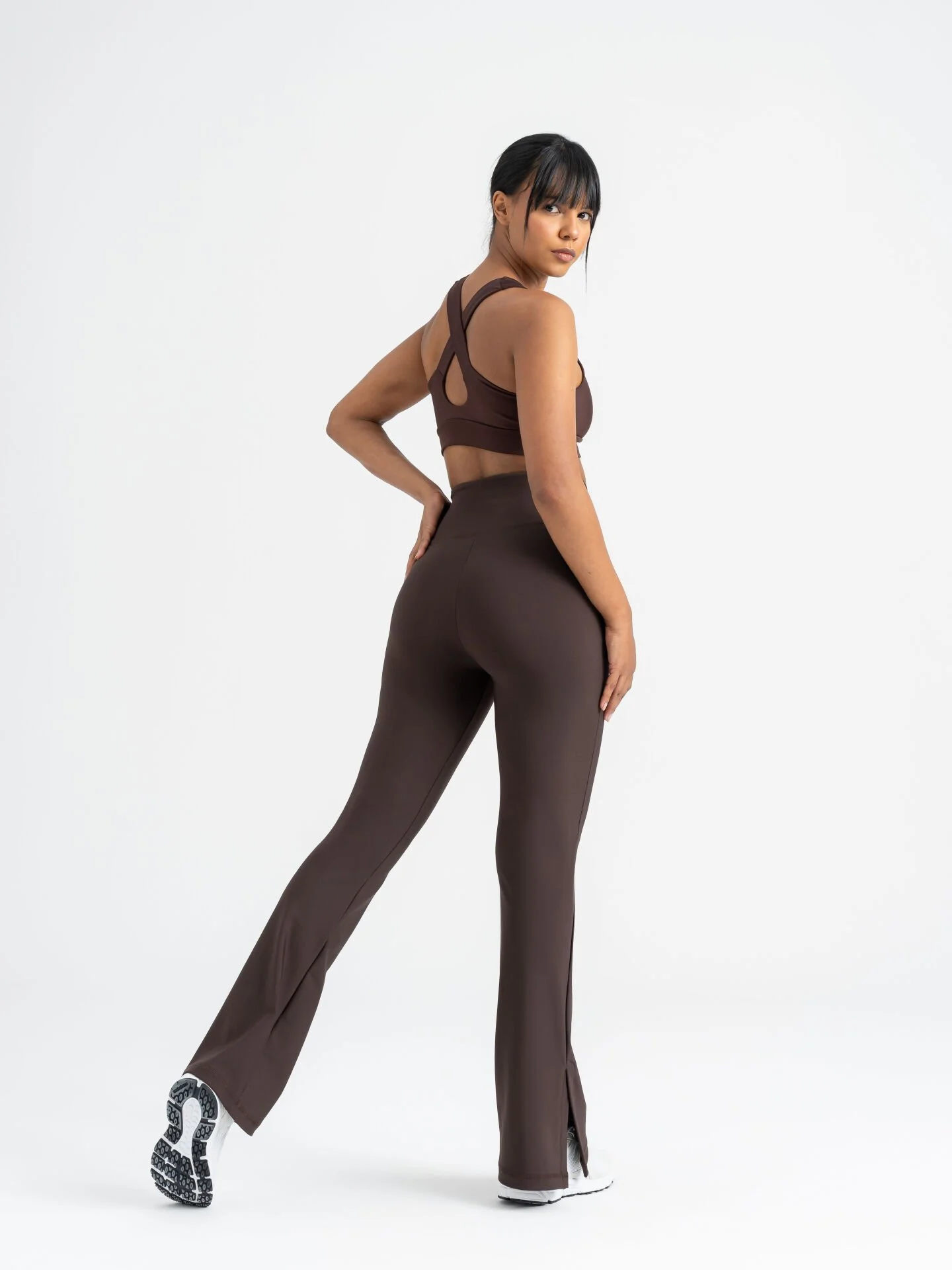 Kahverengi Yırtmaçlı İspanyol Paça Spor Tayt Kahverengi