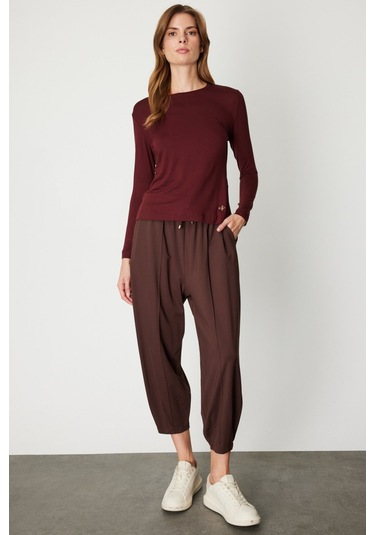 On Kadın Metal Aksesuarlı Sıfır Yaka Basic Bluz 61303 Bordo Bordo