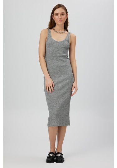 ASKILI V YAKA ELBİSE