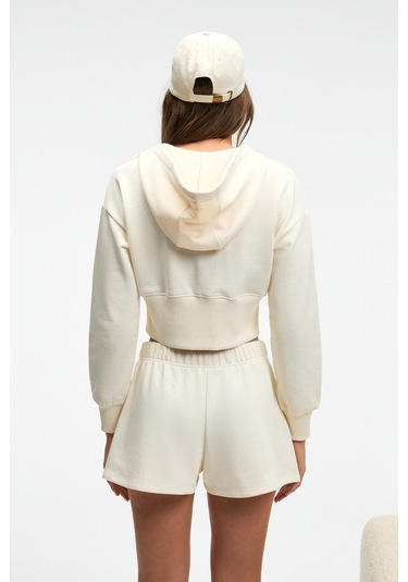 ELARA Kadın Metal Fermuarlı Nakışlı Kapüşonlu Crop Ekru Sweatshirt