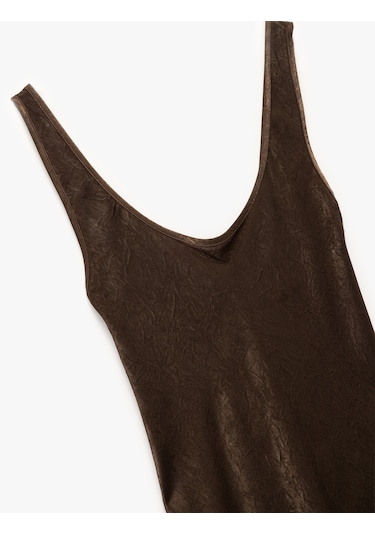 Koton Slim Fit Kolsuz U Yaka Kalın Askılı Uzun Saten Elbise Kahverengi 6wak80025uw Kahve
