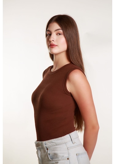 Kadın Kahverengi Fitilli Likralı Sıfır Kol Bisiklet Yaka Örme Atlet Tshirt Bluz Kahverengi