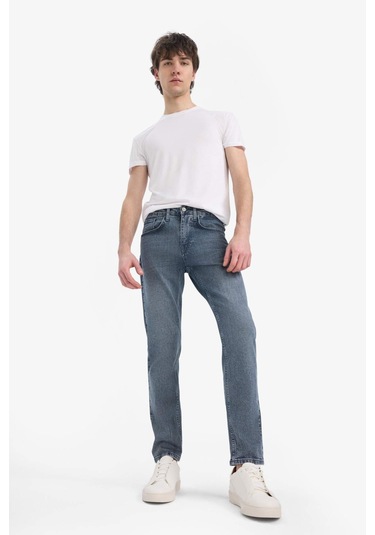 DeFacto Slim Tapered Fit Dar Kalıp Normal Bel Daralan Paça Jean Pantolon E7035AX25SPNM84