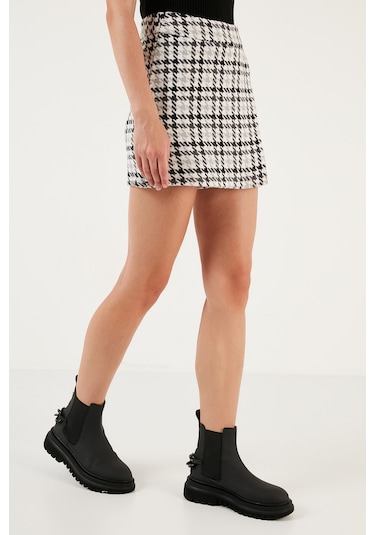 Lela Pamuk Karışımlı Regular Fit Kışlık Bayan Şort Etek 61100015 Siyah Lela Pamuk Karışımlı Regular Fit Kışlık Bayan Şort Etek 61100015 Siyah