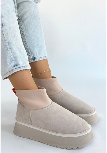 Cuen Bej Süet Bot Göründüğü Gibi