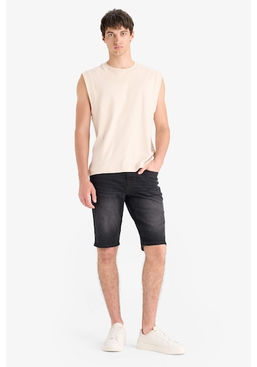 DeFacto %100 Pamuk Boxy Fit Bisiklet Yaka Baskılı Atlet C5040AX25HSBG702 DeFacto %100 Pamuk Boxy Fit Bisiklet Yaka Baskılı Atlet C5040AX25HSBG702