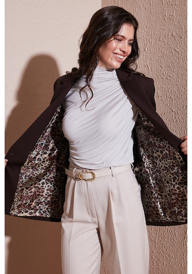 Lela Standart Fit Mono Yaka Desenli Astar Detaylı Blazer Bayan Ceket 6524003 Kahve