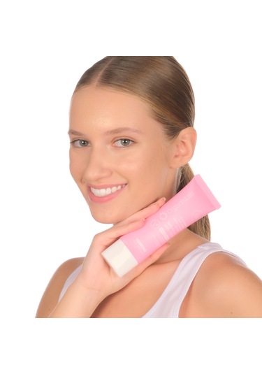 Organixlab Güneş Koruyucu Etkili Gözenek Karşıtı Yüz Kremi SPF50+ 75 ML