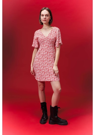 DeFacto V Yaka Çiçekli Maroken Mini Kısa Kollu Kırmızı Elbise B0127AX24SPRD227 DeFacto V Yaka Çiçekli Maroken Mini Kısa Kollu Kırmızı Elbise B0127AX24SPRD227