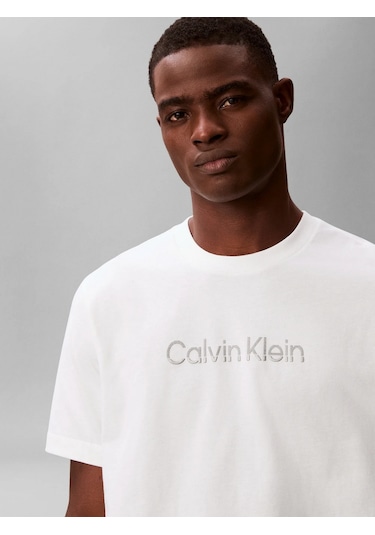 Calvin Klein Lv04lf813gyaf 20s Eu Wholesale Sportswear Grap Erkek Tişört Beyaz Calvin Klein Lv04lf813gyaf 20s Eu Wholesale Sportswear Grap Erkek Tişört Beyaz
