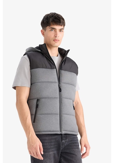 Defacto Slim Fit Dar Kesim Kapüşonlu Fermuarlı Şişme Yelek C5025ax25wnbk27 Siyah