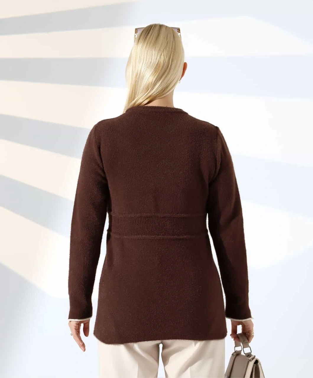 Bel Detaylı Yumuşak Triko Kazak Kahverengi