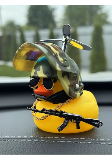 Stikerok Aracın İçinde Kasklı Ve Gözlükleri Olan Ördek 434376229