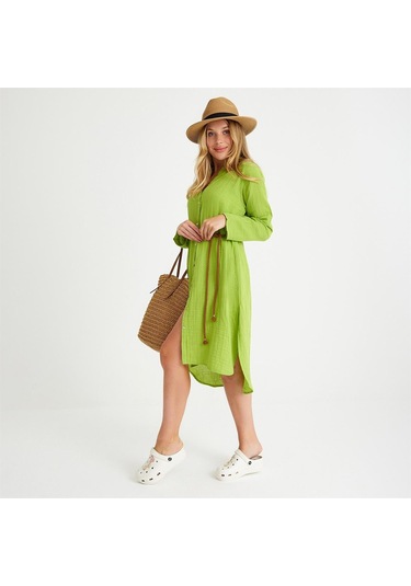 %100 Pamuklu Dokuma Müslin Hakim Yaka Kemer Detaylı Plaj Gömlek Elbise - Medium Yeşil