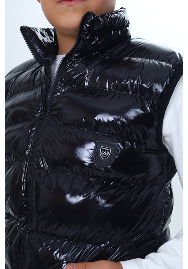 Toontoy Erkek Çocuk Parlak Görünümlü Göğsü Armalı Yelek Siyah