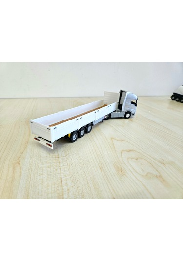 1/64 Ölçek Volvo Fh4 Sal Dorseli Tır Maketi 25 Cm Boy