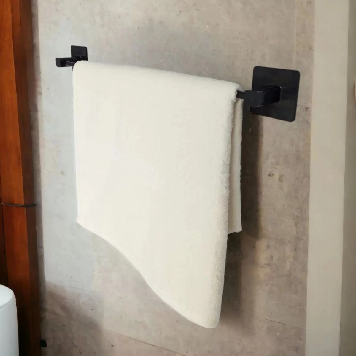 Kendiliğinden Yapışkanlı Siyah Çubuk Havluluk Kahverengi