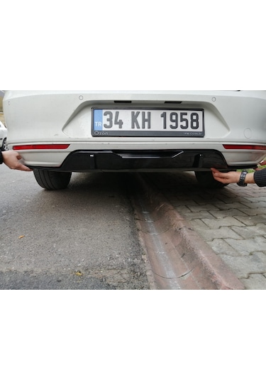 Vw Passat B8 Difüzör 2015 - 2018 Mükemmel Görünüm Parlak Siyah