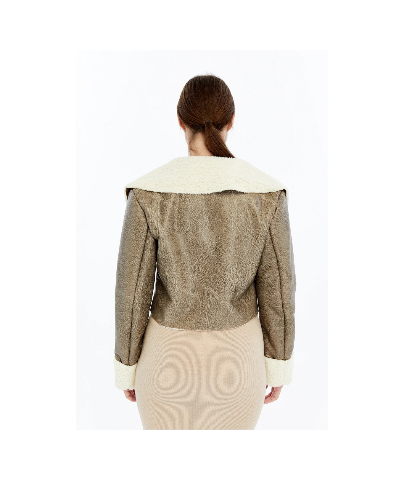 Kadın Oversize Deri Mont Kürklü Ceket Niş Kompakt Tasarım Günlük Spor Görünüm Gri