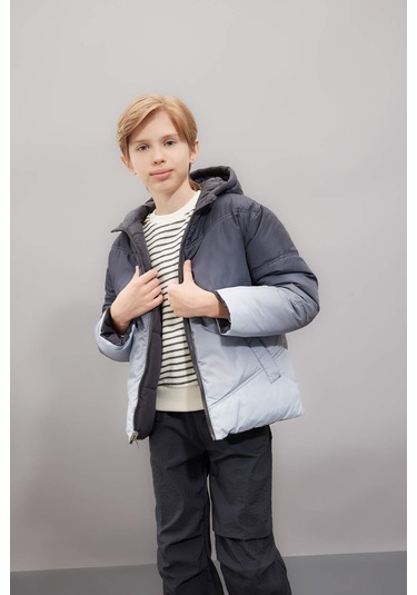 DeFacto Erkek Çocuk Su İtici Çift Taraflı Kapüşonlu Şişme Mont C5635A824WNAR31