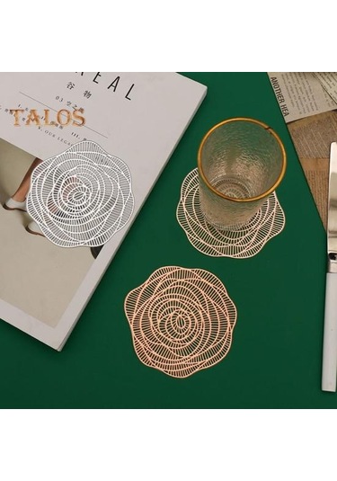 Placemat Hollow Out Tasarım Isıya Dayanıklı Pratik Yurt İçin İyi Gül Çiçek Şekilli Masa Mat Gül Altın