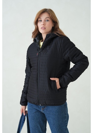 İçi Astarlı Su Ve Rüzgar Geçirmez Cepli Kapüşonlu Kadın Mont Siyah